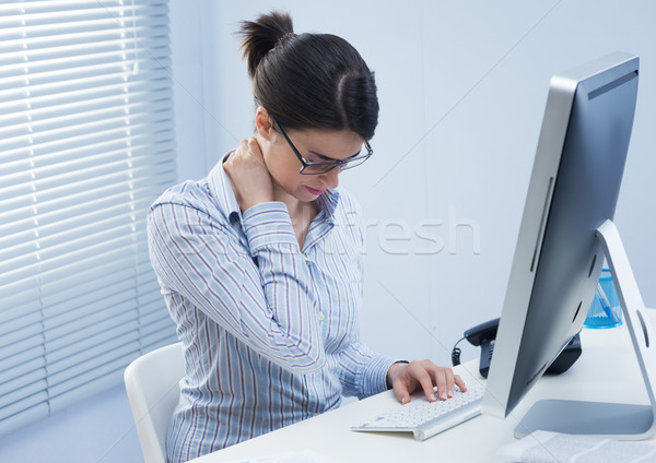 Stock foto: Müde · Geschäftsfrau · Nackenschmerzen · jungen · Büroangestellte · anfassen