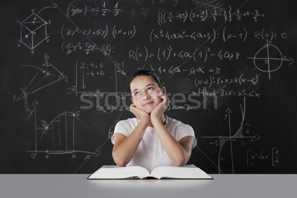 Foto stock: Nina · estudiante · sesión · pizarra · matemático · fórmulas