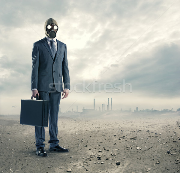 Szennyezés portré üzletember gázmaszk bőrönd öltöny Stock fotó © stokkete