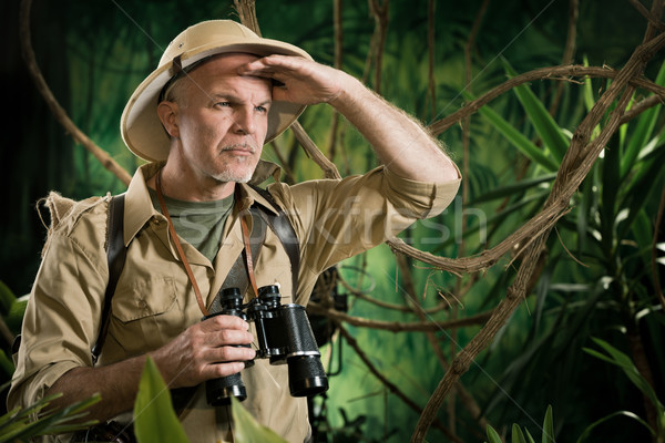 Tájfutás dzsungel szakértő felfedező erdő másfelé néz Stock fotó © stokkete