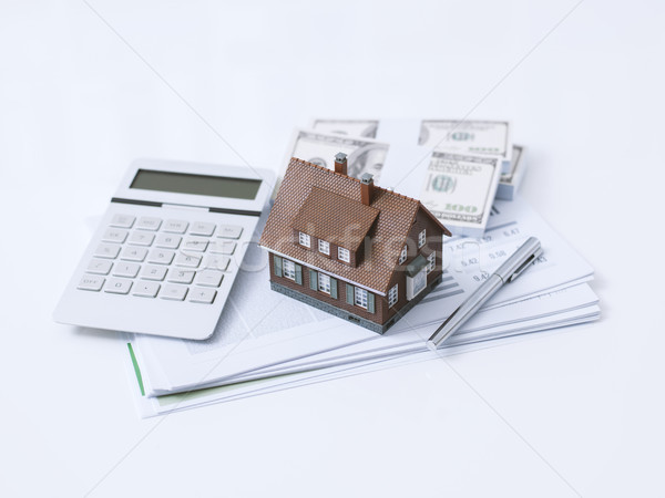 Imóveis empréstimo modelo casa calculadora numerário Foto stock © stokkete