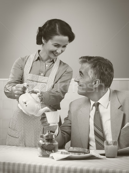 1950 stijl paar ontbijt mooie vrouw Stockfoto © stokkete