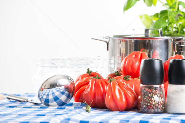 [[stock_photo]]: Sauce · tomate · préparation · tomates · basilic · cuisine · outils