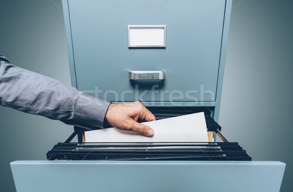 Bureau fichiers placard stockage de données main [[stock_photo]] © stokkete