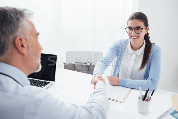 Stock foto: Erfolgreich · Vorstellungsgespräch · jungen · smart · Frau · Prüfer