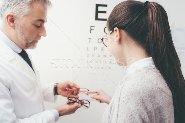 女性 ペア 眼鏡 目の検査 眼科医 ストックフォト © stokkete