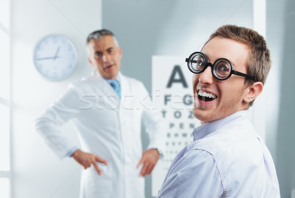 Optometrist vizita oculist examen tineri tocilar Imagine de stoc © stokkete