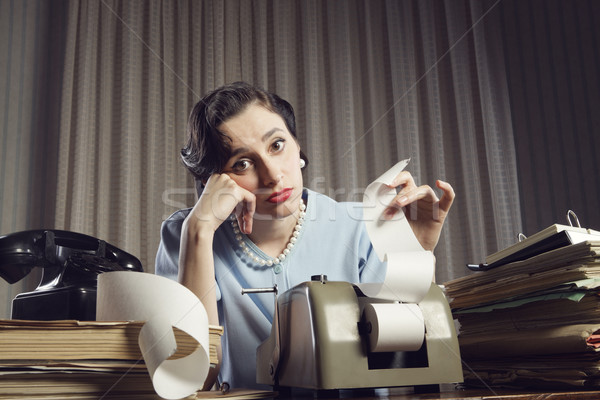 Podatku kobiet księgowy zdenerwowany kobieta biurko Zdjęcia stock © stokkete