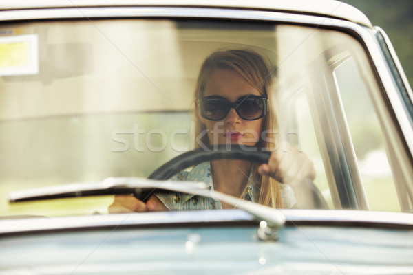 Stockfoto: Mooie · jong · meisje · weg · jonge · vrouw · rijden · oldtimer