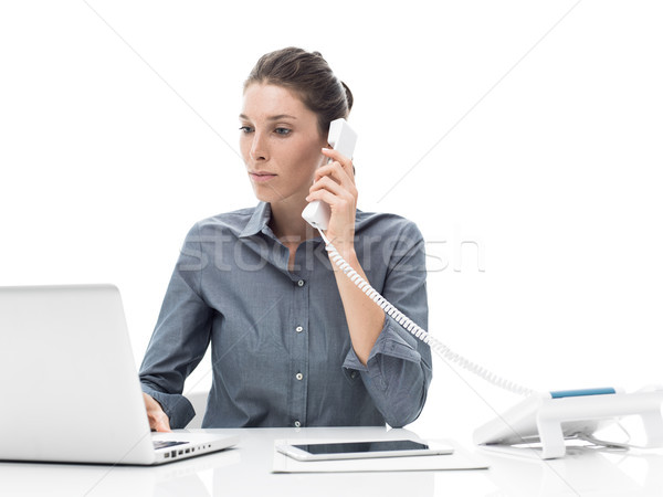 Kundendienst Betreiber Telefon helfen Kunden mit Laptop Stock foto © stokkete