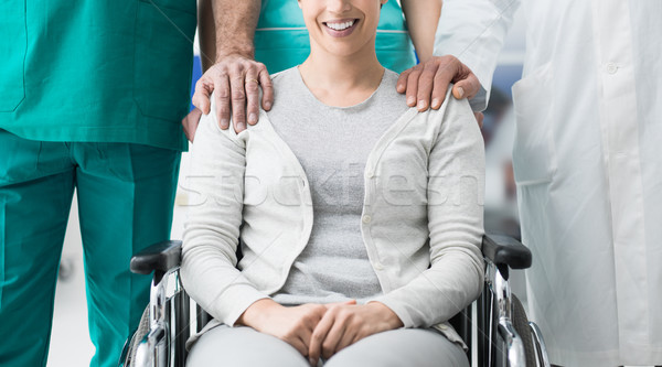 Behinderung Gesundheitswesen lächelnd jungen deaktiviert Patienten Stock foto © stokkete