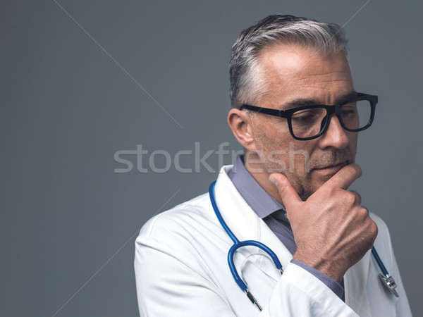 Szef lekarz myślenia strony podbródek medycznych Zdjęcia stock © stokkete