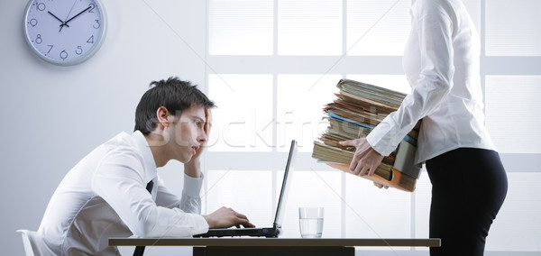 Oberati di lavoro imprenditore stanco scartoffie documenti business Foto d'archivio © stokkete