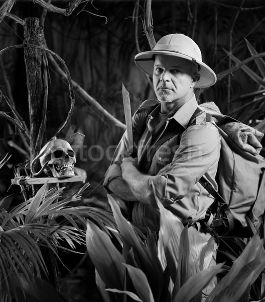 Dschungel Abenteurer kolonialen Stil Überleben Ausrüstung Stock foto © stokkete