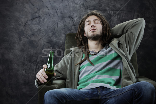 Bon dormir fauteuil bière portrait garçon [[stock_photo]] © stokkete