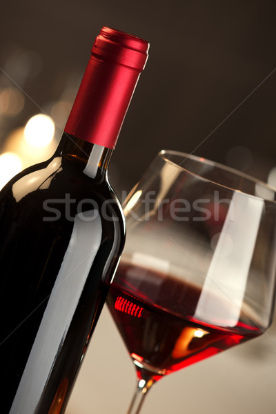 Borospohár üveg csendélet vörösbor üveg közelkép Stock fotó © stokkete