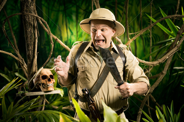 Kalandor megállapítás koponya megrémült emberi dzsungel Stock fotó © stokkete
