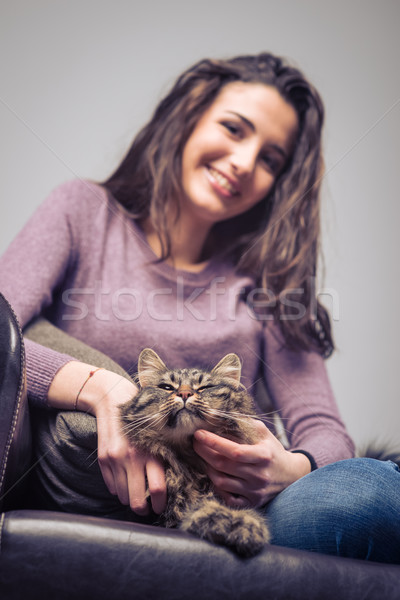 Katze jungen lächelnde Frau lange Haare Stock foto © stokkete