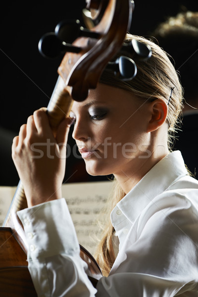 Foto stock: Violoncelista · concerto · jovem · bela · mulher · jogar · violoncelo