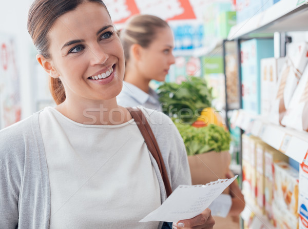 Foto stock: Comestibles · lista · mujeres · compras · supermercado