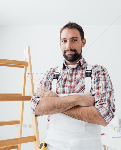 Profissional pintor posando casa Foto stock © stokkete