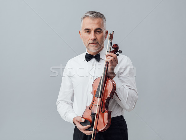 Foto stock: Violinista · posando · violino · maduro · músico · olhando