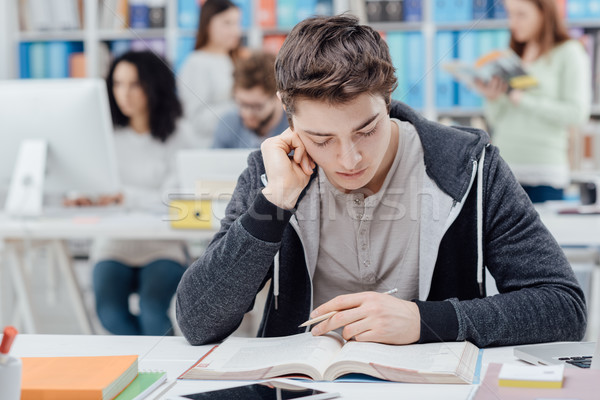 ödev oturma büro eğitim kitap Stok fotoğraf © stokkete