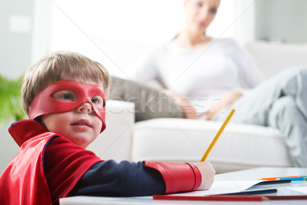 Creator superhero băiat mamă timp împreună Imagine de stoc © stokkete