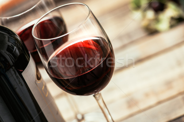 Vin rosu degustare italian sticlă de vin sticlă Imagine de stoc © stokkete