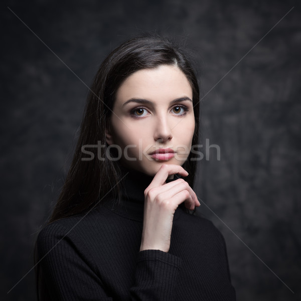 Portrait of a young woman Stock photo © stokkete