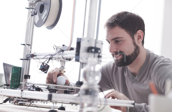 3D nyomtatás laboratórium fiatal designer mérnök Stock fotó © stokkete