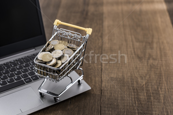 Panier plein argent portable bois bureau [[stock_photo]] © stokkete