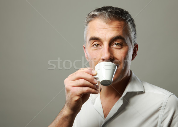 человека питьевой кофе красивый зрелый человек Сток-фото © stokkete