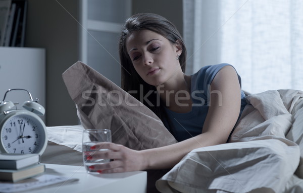 Insomnie portrait jeune femme souffrance eau maison [[stock_photo]] © stokkete
