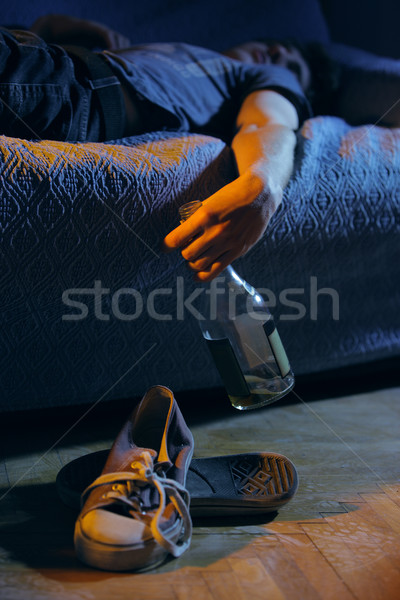 Tini alkohol függőség fiatal részeg férfi Stock fotó © stokkete