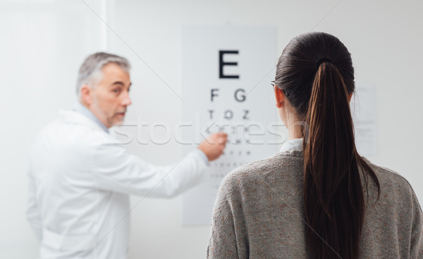 目の検査 女性 読む 眼 グラフ 眼科医 ストックフォト © stokkete