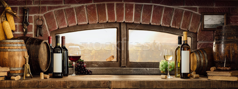 Rusztikus borospince vidék borospoharak üvegek panorámakép Stock fotó © stokkete