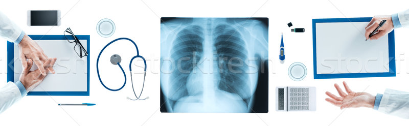 醫生 團隊 簡報 X射線 圖像 商業照片 © stokkete