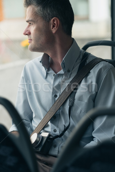 Fotograf autobus mężczyzna turystycznych kamery jazda konna Zdjęcia stock © stokkete