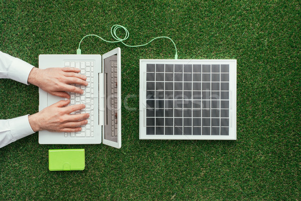 альтернатива энергии человека рабочих ноутбука трава Сток-фото © stokkete