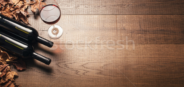 Degustazione ottimo vino rosso bottiglie bicchiere di vino asciugare Foto d'archivio © stokkete