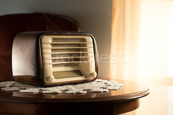 Stockfoto: Vintage · radio · woonkamer · tabel · muziek · technologie