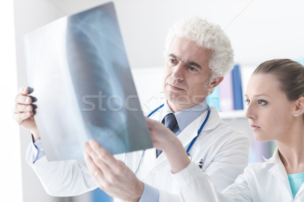 Radiológus röntgen asszisztens iroda egészségügy megelőzés Stock fotó © stokkete