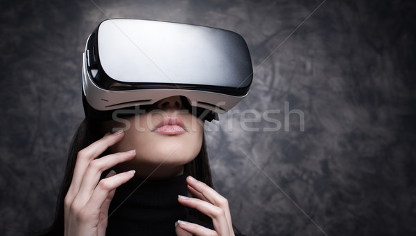 Stockfoto: Virtueel · realiteit · jonge · vrouw · technologie · innovatie