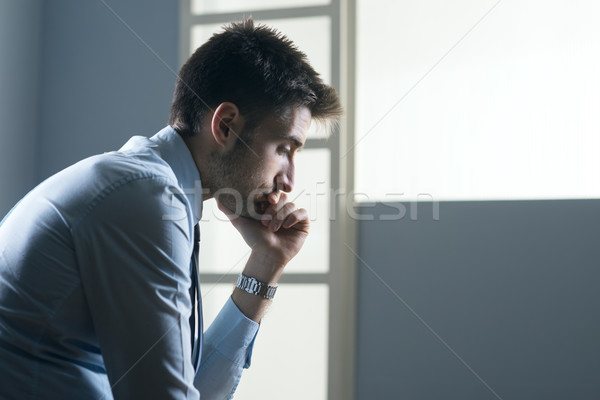 Сток-фото: устал · задумчивый · бизнесмен · стороны · подбородок · человека
