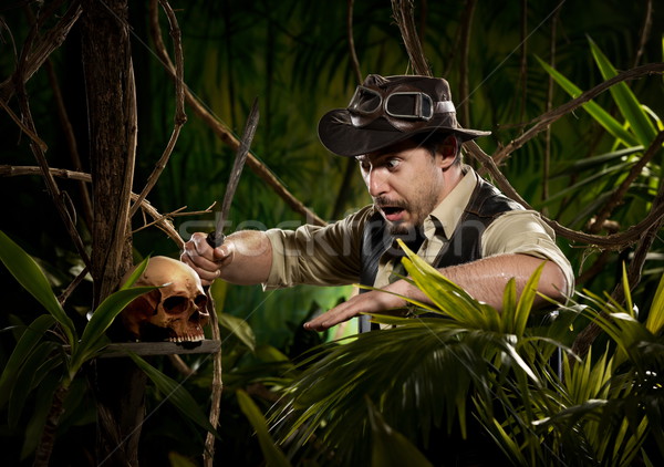 Veszély dzsungel felfedező emberi koponya férfi Stock fotó © stokkete
