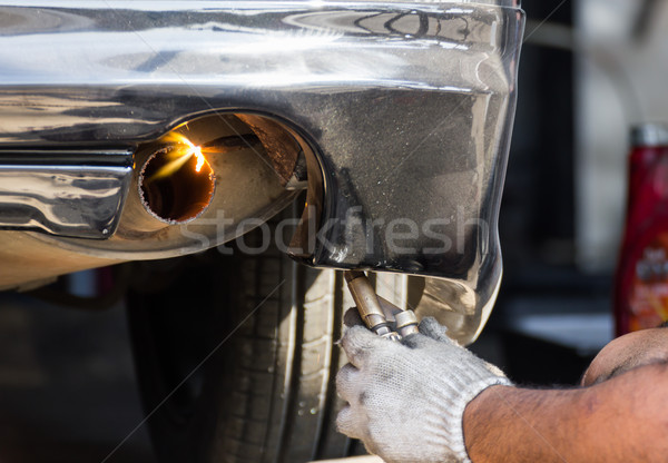 Erschöpfen Rohr Schneiden Auto Feuer Stock foto © stoonn