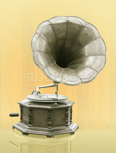 Epocă gramofon disc izolat grunge muzică Imagine de stoc © stoonn