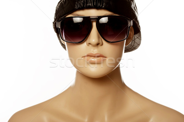 Manechin modă ochelari de soare pălărie alb Imagine de stoc © stryjek