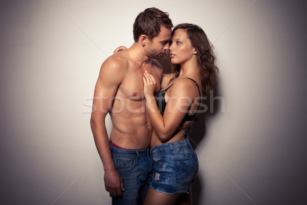 Tiro apasionado jóvenes amor masculina pecho Foto stock © stryjek